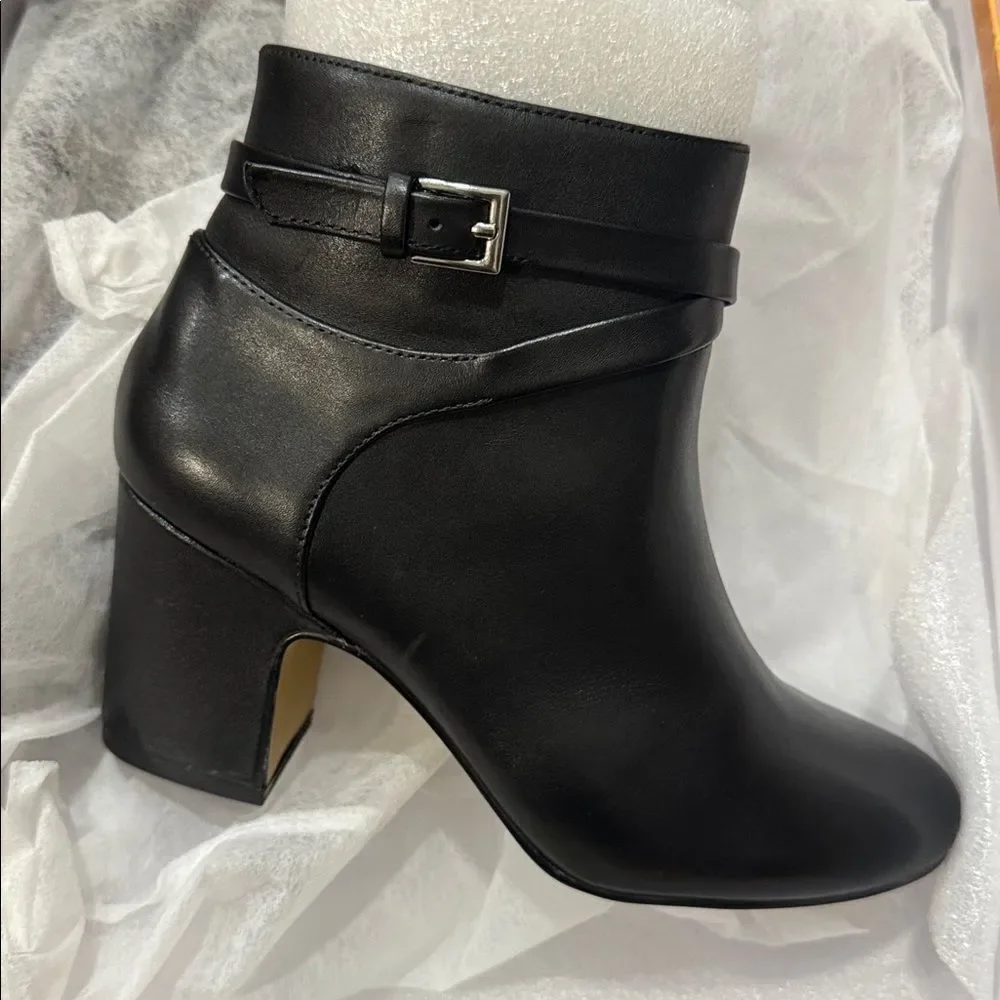 Bella Vita Black Ankle Boots